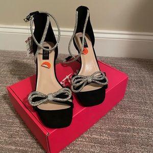 Black Heels Rhinestone Bow